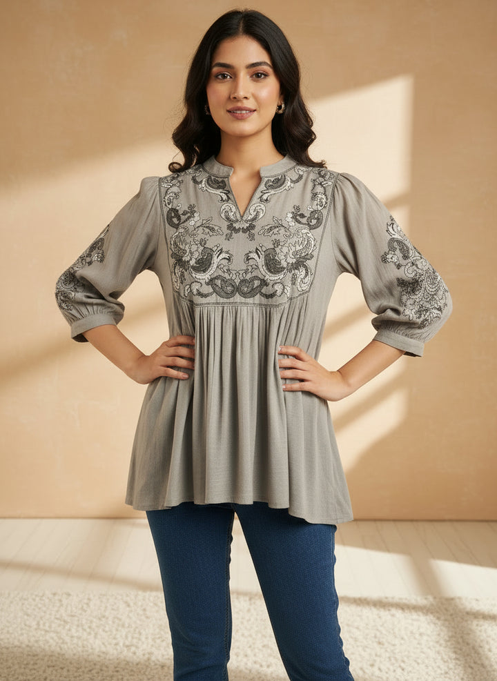 Grey top Bohemian embroidery