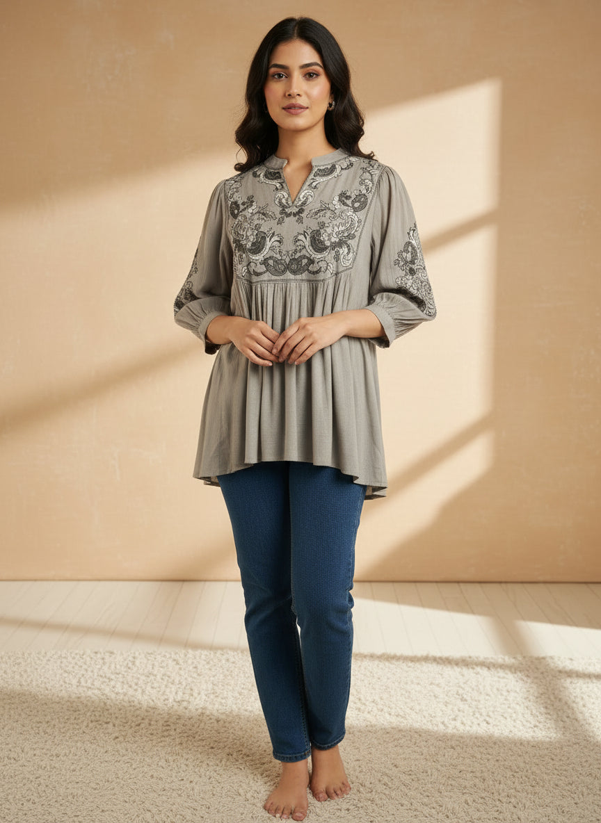 Grey top Bohemian embroidery