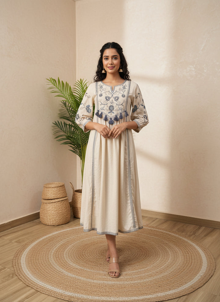 Off white Tunic bohemian embroidery