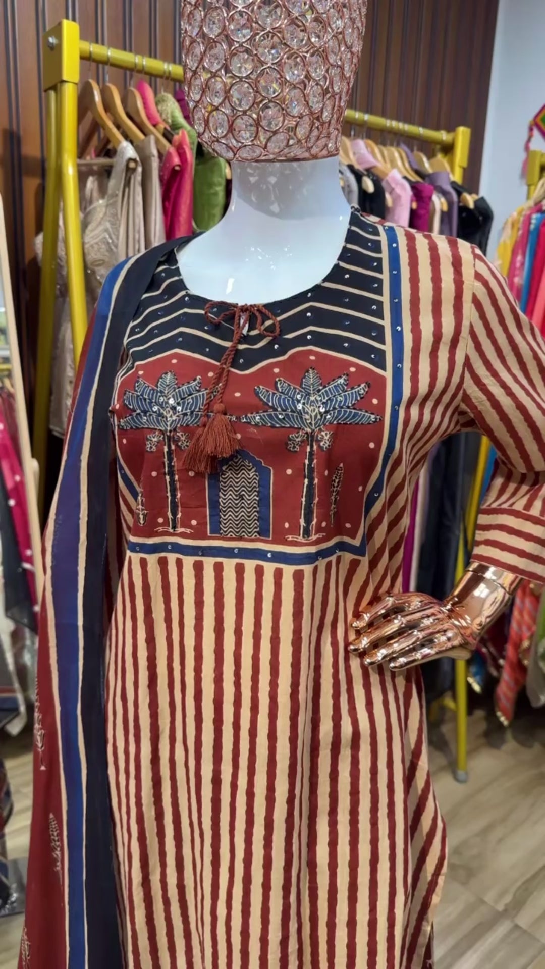 Red and blue palm trees dupatta set