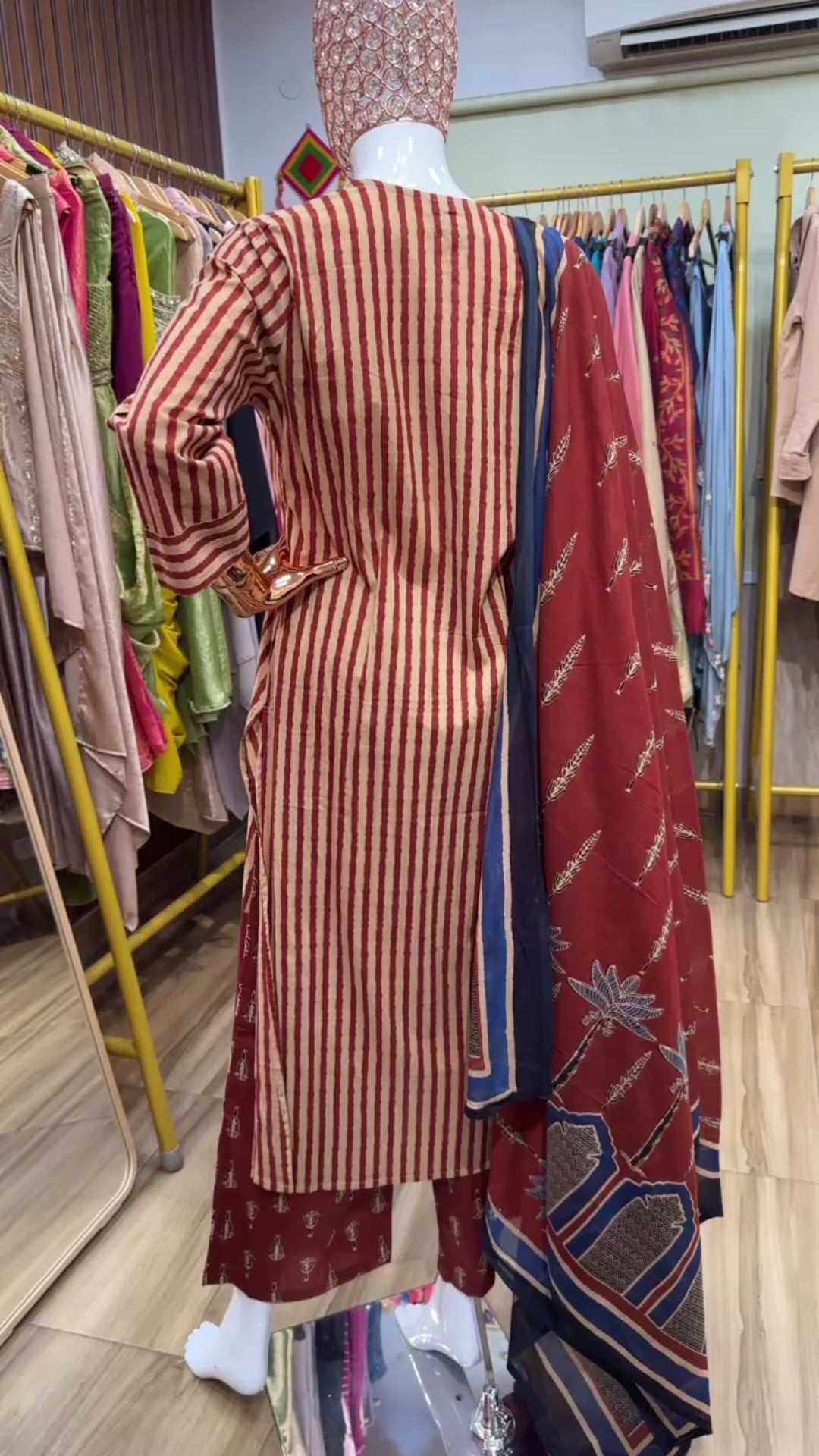 Red and blue palm trees dupatta set
